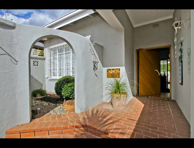 3 BEDROOM HOUSE FOR SALE IN NORWOOD